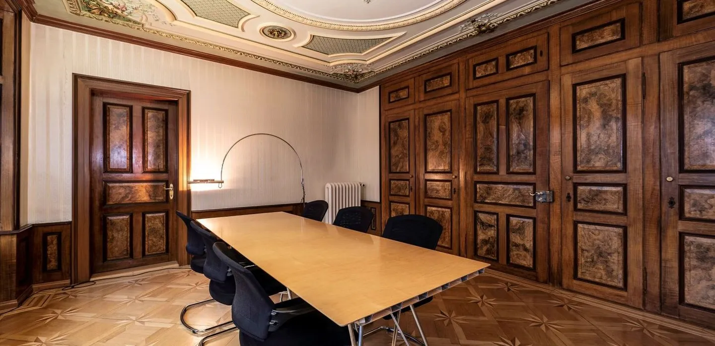 Villa storica rappresentativa con uffici completamente sviluppati - Foto 15 di 21