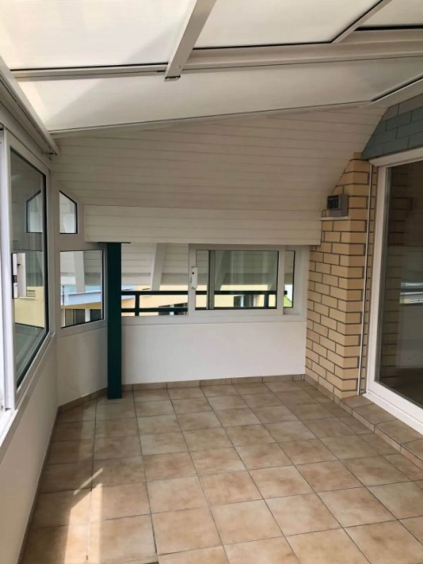 Appartement en duplex de 5,5 pièces sous les combles - Photo 4 sur 20