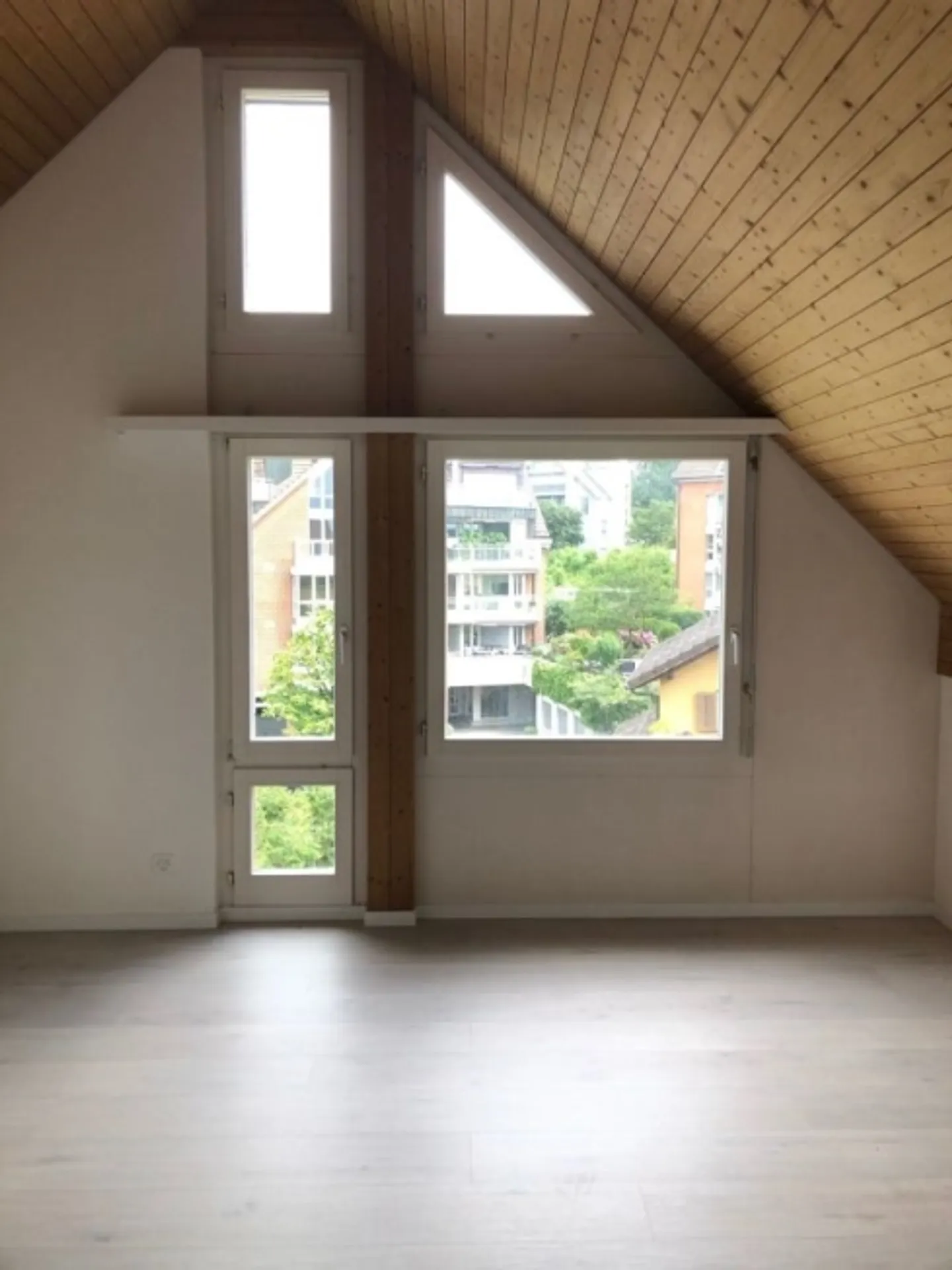 Appartement en duplex de 5,5 pièces sous les combles - Photo 15 sur 20
