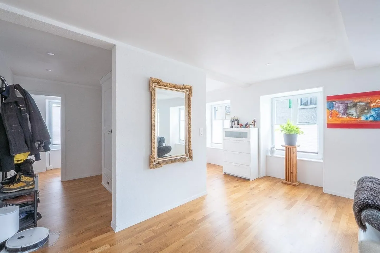Charming, with its own terrace and very good connections - Photo 9 of 13