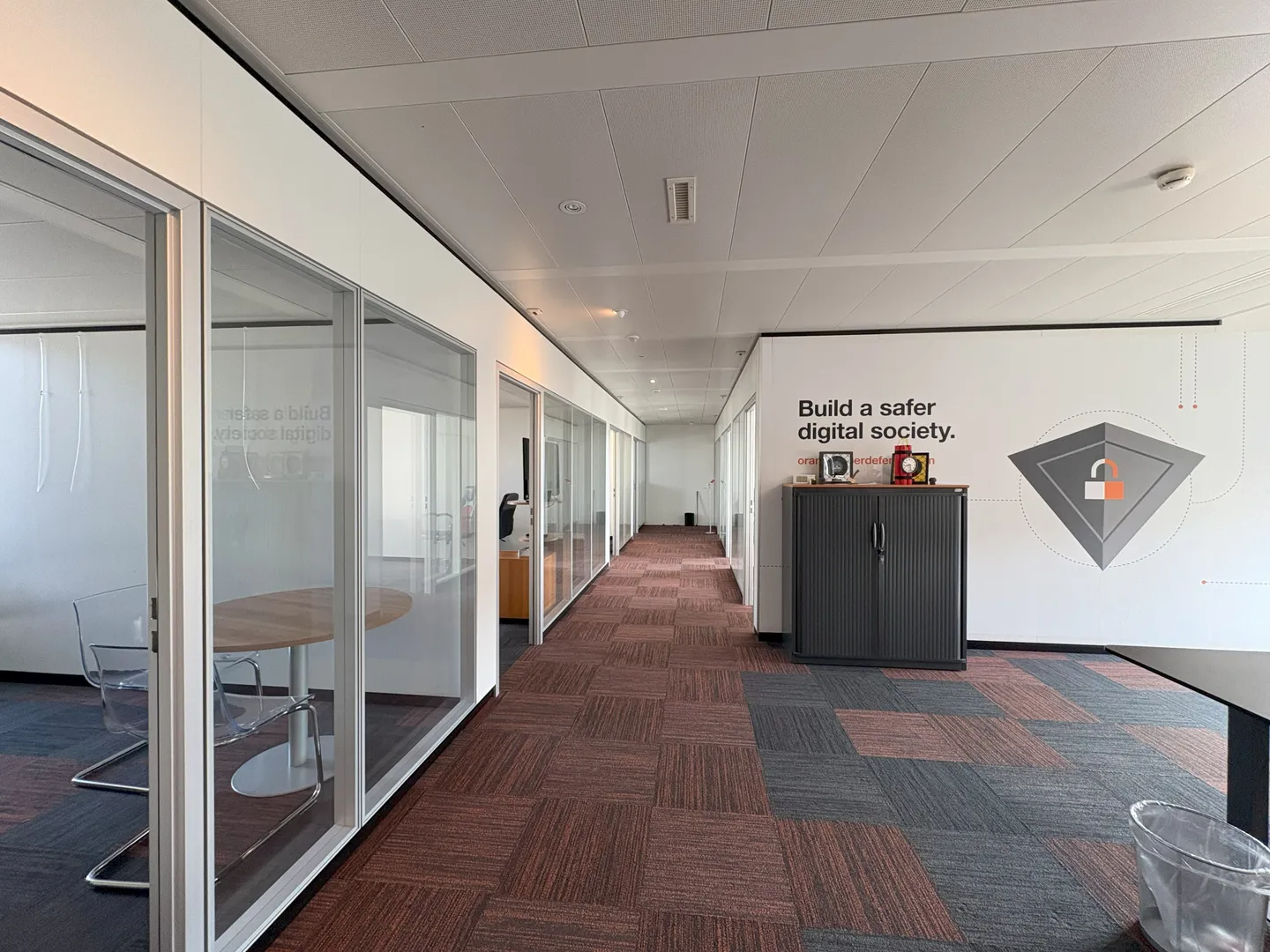 Bureau à louer - Photo 3 sur 4