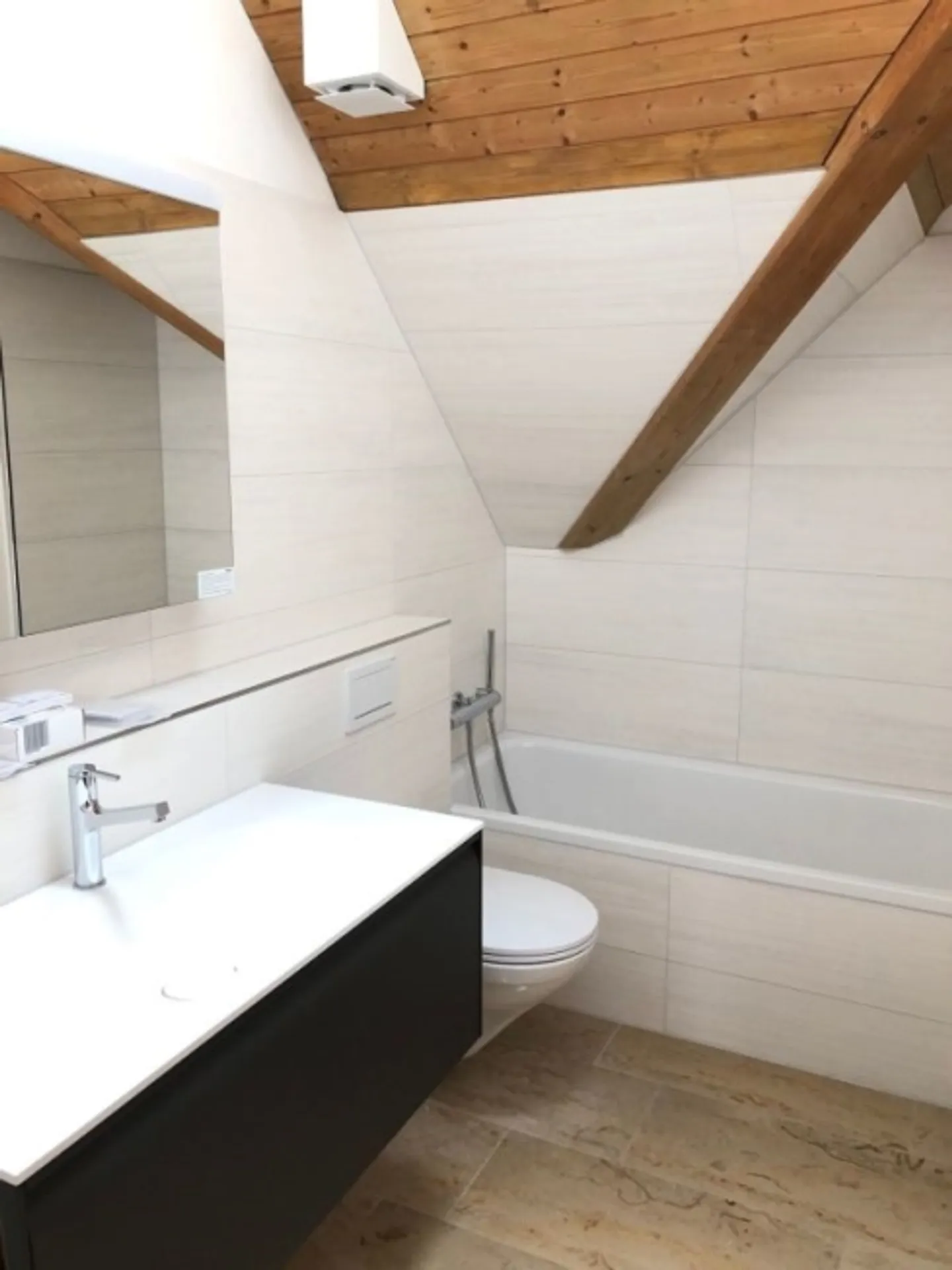 Appartement en duplex de 5,5 pièces sous les combles - Photo 17 sur 20