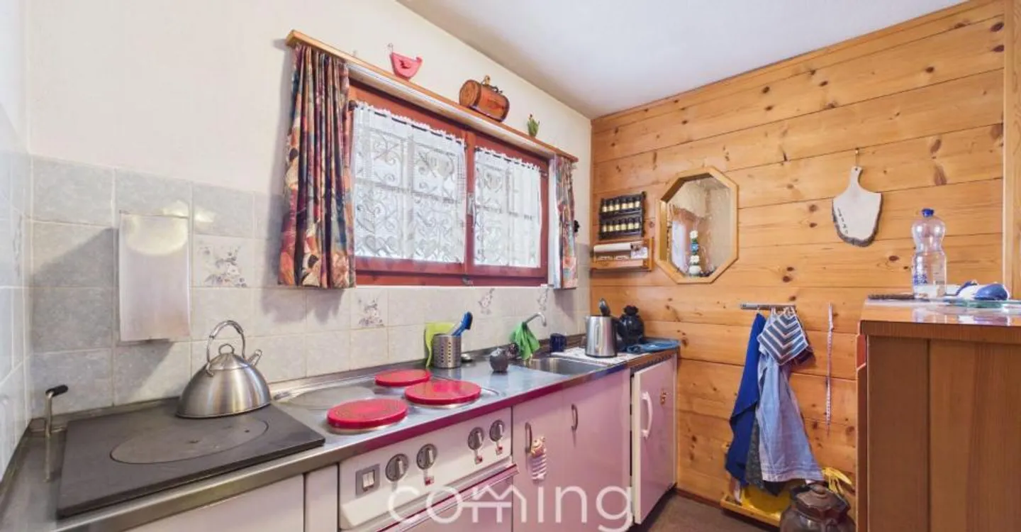 Chalet with Stunning Views - Photo 7 of 11