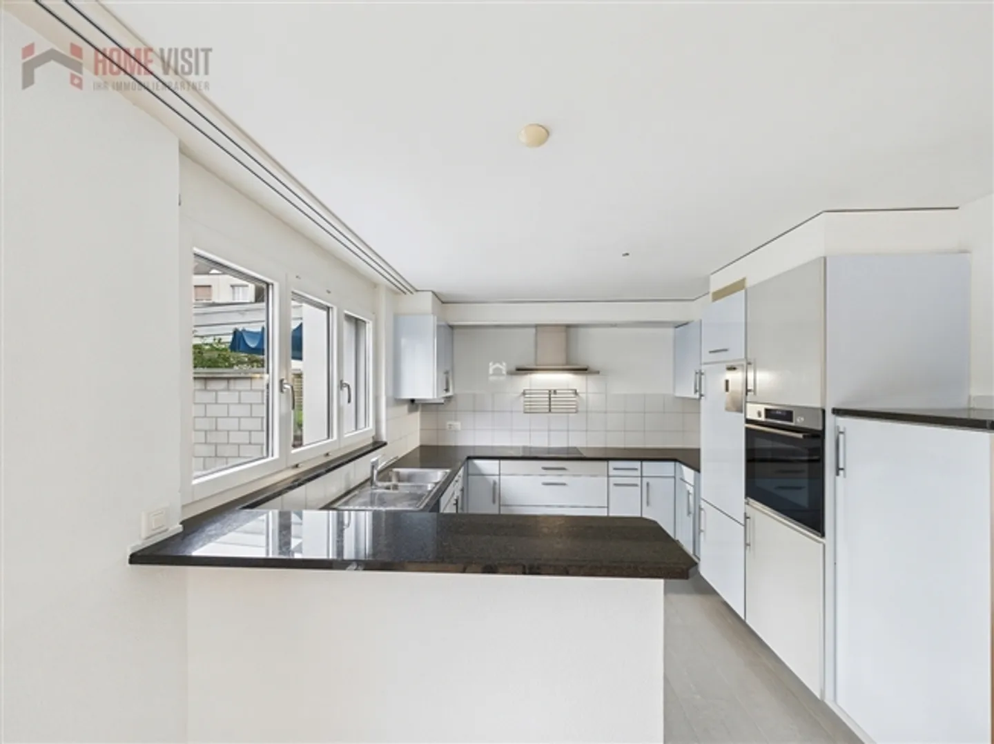 Spacious Row House with Converted Attic Studio - Photo 4 of 12