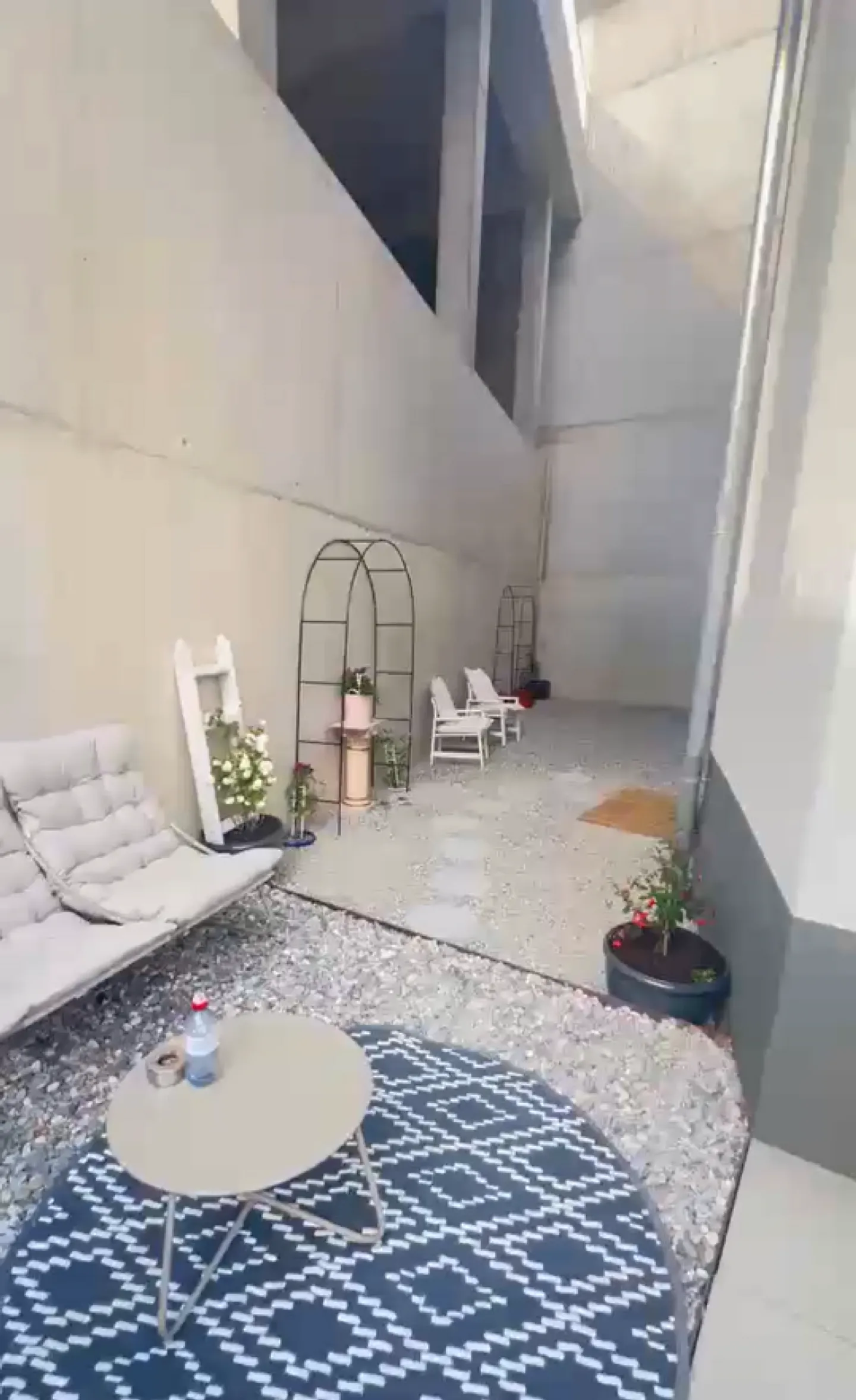 GRENAT GRYON 10 - STUDIO IN AFFITTO PER L'ANNO - Foto 2 di 2