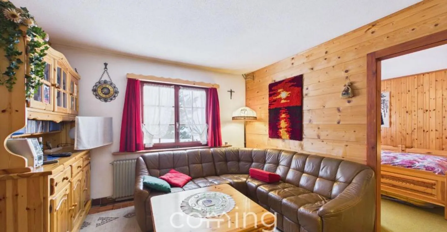 Chalet with Stunning Views - Photo 6 of 11