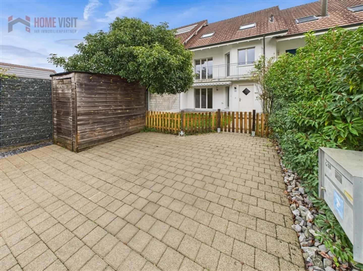 Spacious Row House with Converted Attic Studio - Photo 11 of 12