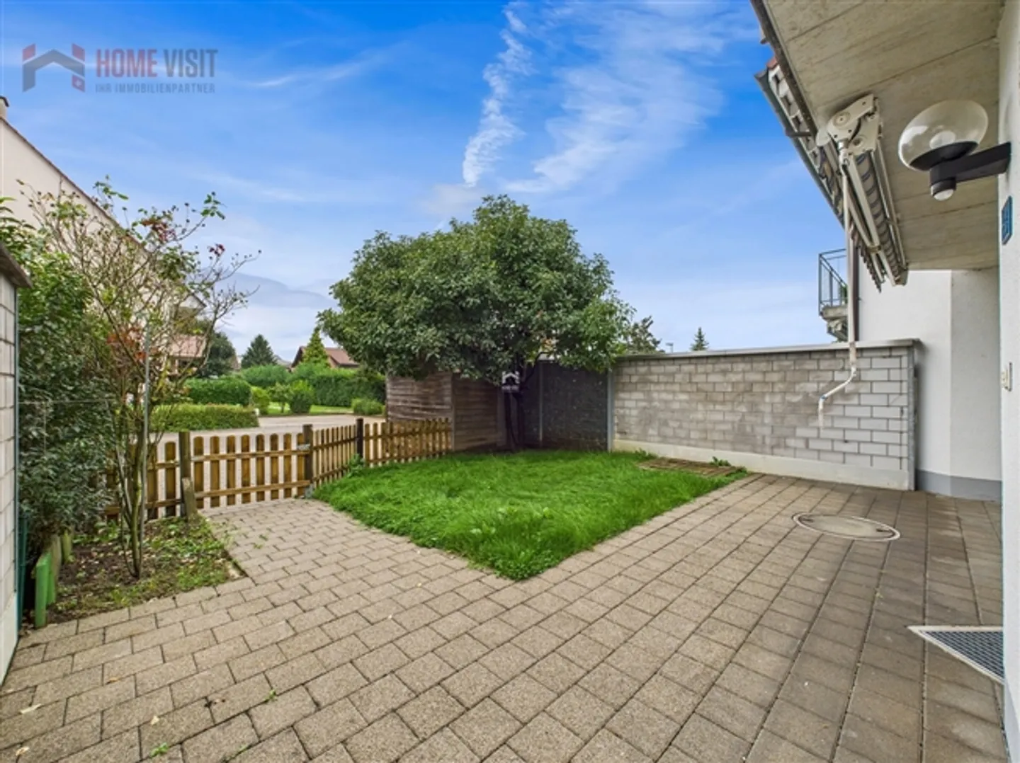 Spacious Row House with Converted Attic Studio - Photo 12 of 12