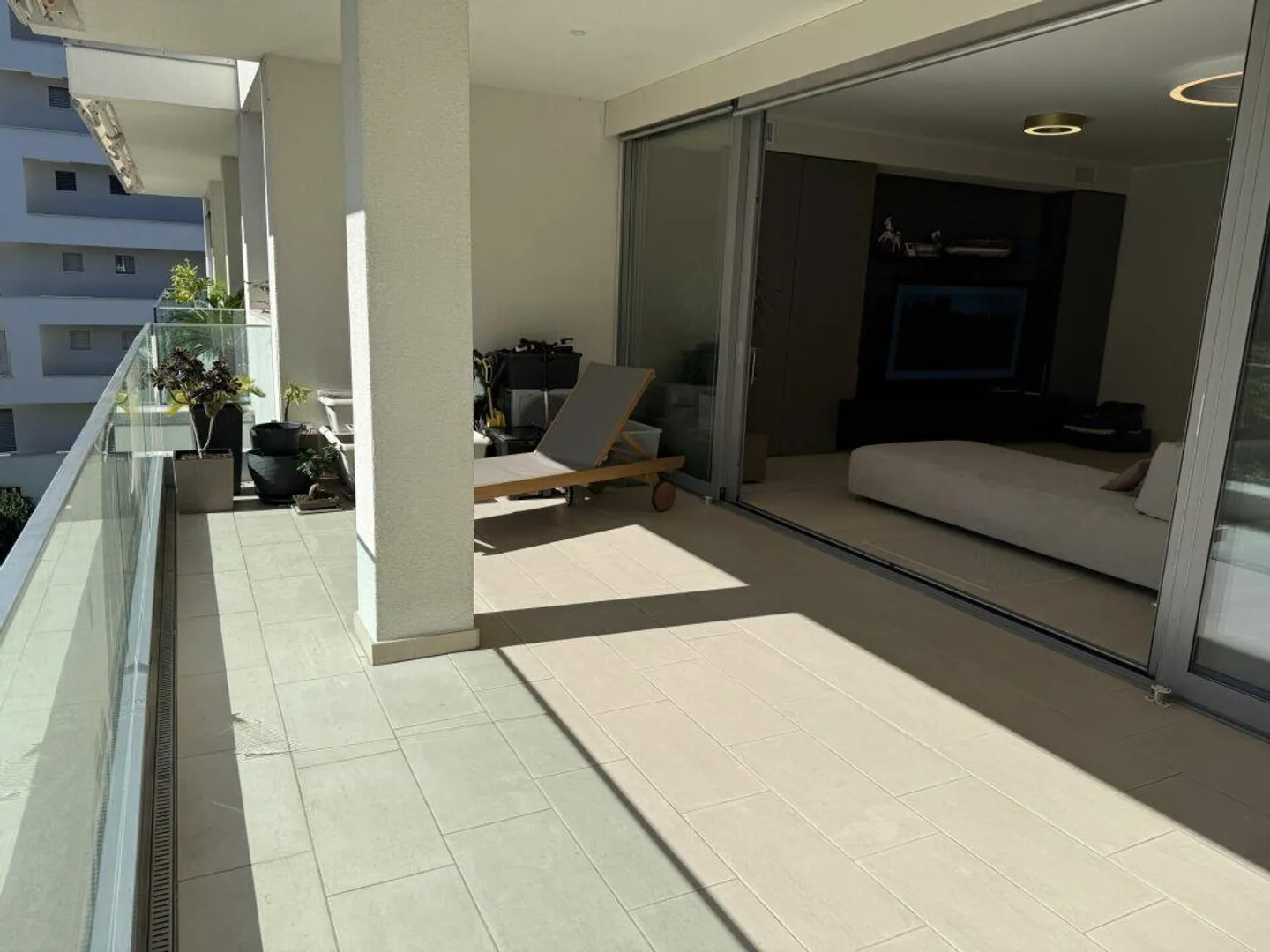 Elegant furnished 3.5-room flat, a short distance from the city - Photo 2 of 7