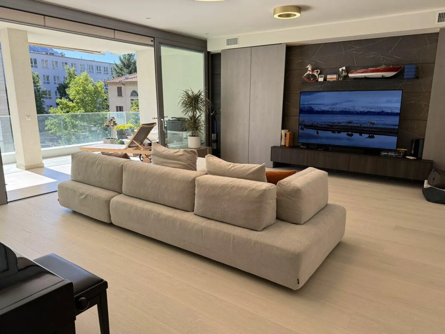 Elegant furnished 3.5-room flat, a short distance from the city - Photo 1 of 7