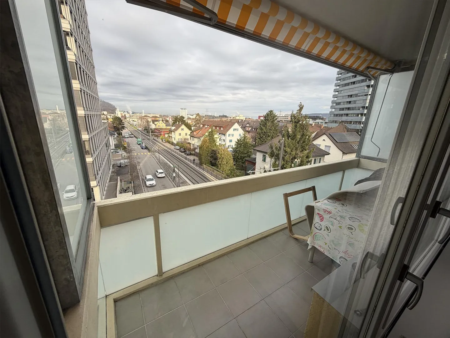 Apartment - Photo 10 of 11