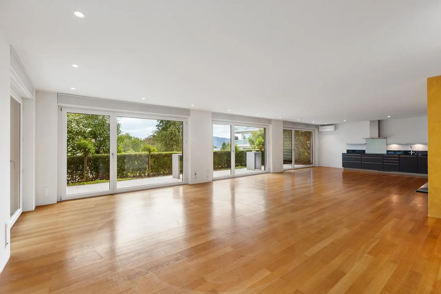Stilvolle Wohnung mit Seeblick - Foto 1 von 6
