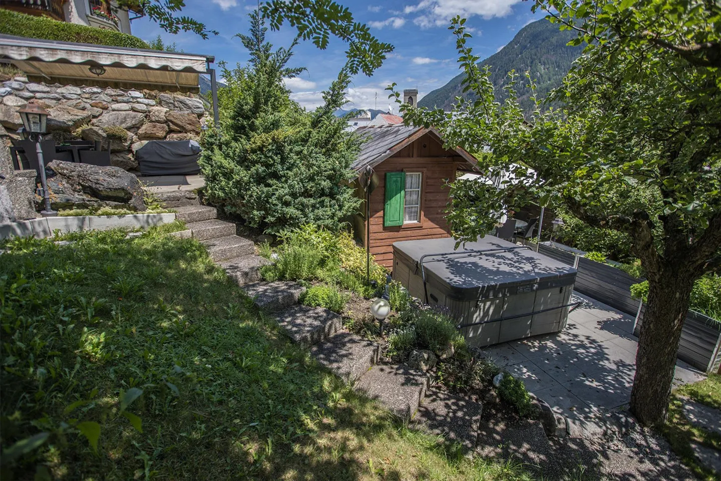 Casa plurifamiliare con due appartamenti duplex - Foto 3 di 30