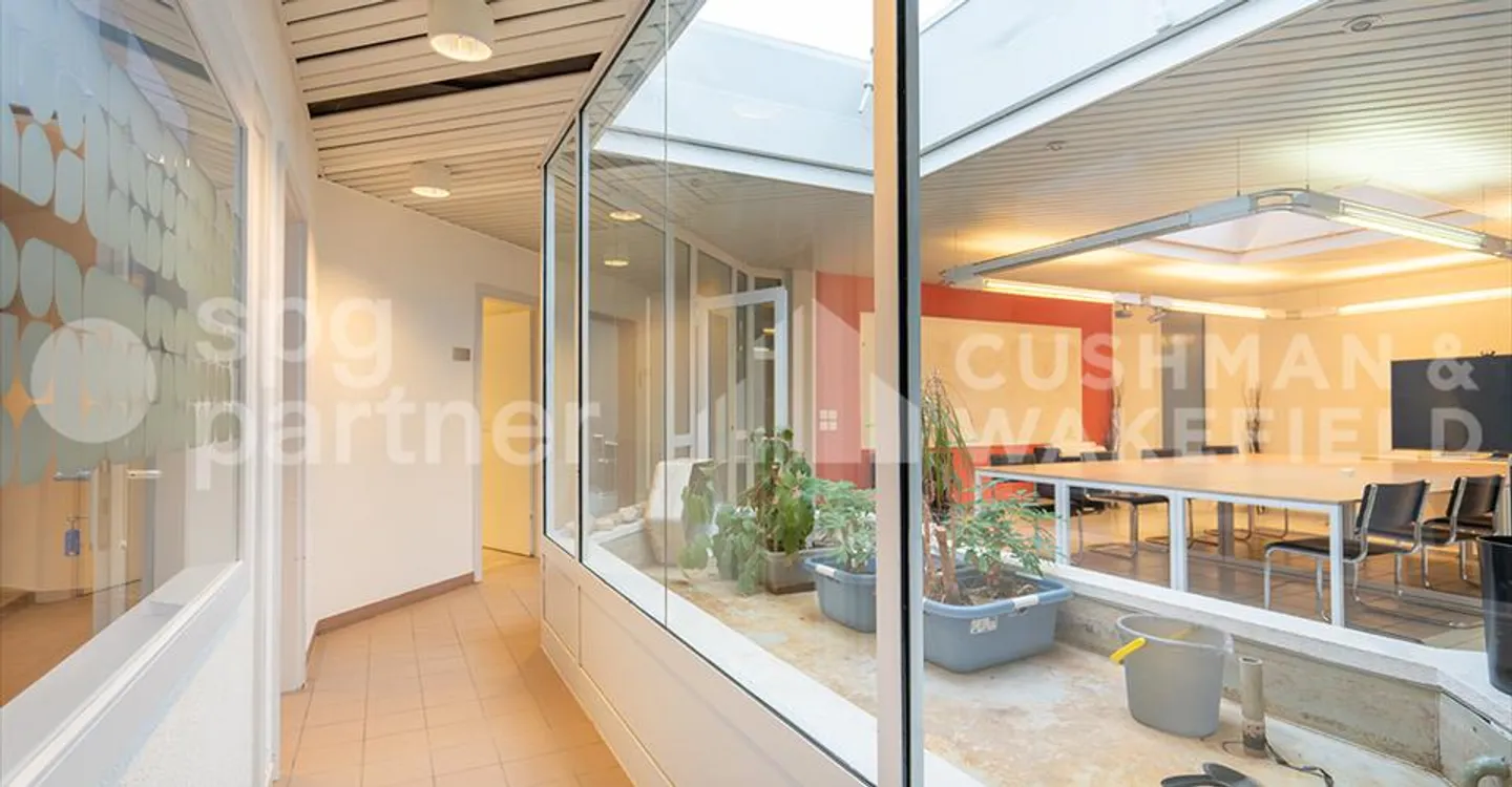 Spazio ufficio in affitto - Foto 2 di 12