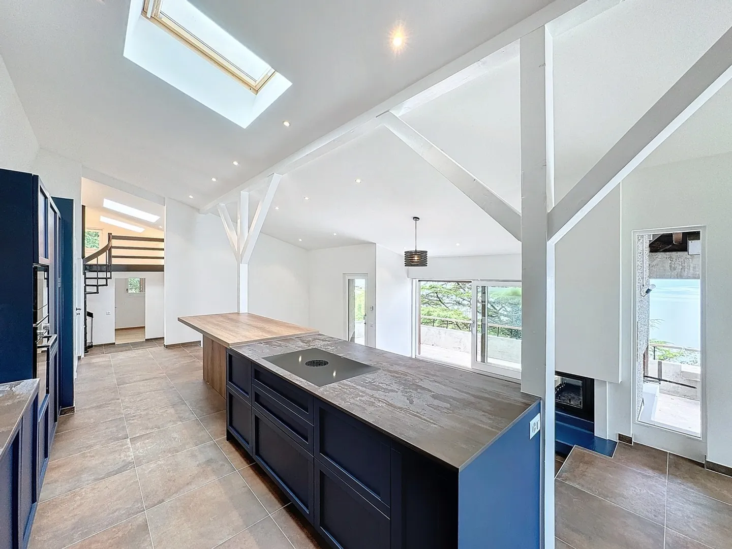 Charming 6-Room Chalet with Garden - Photo 3 of 13