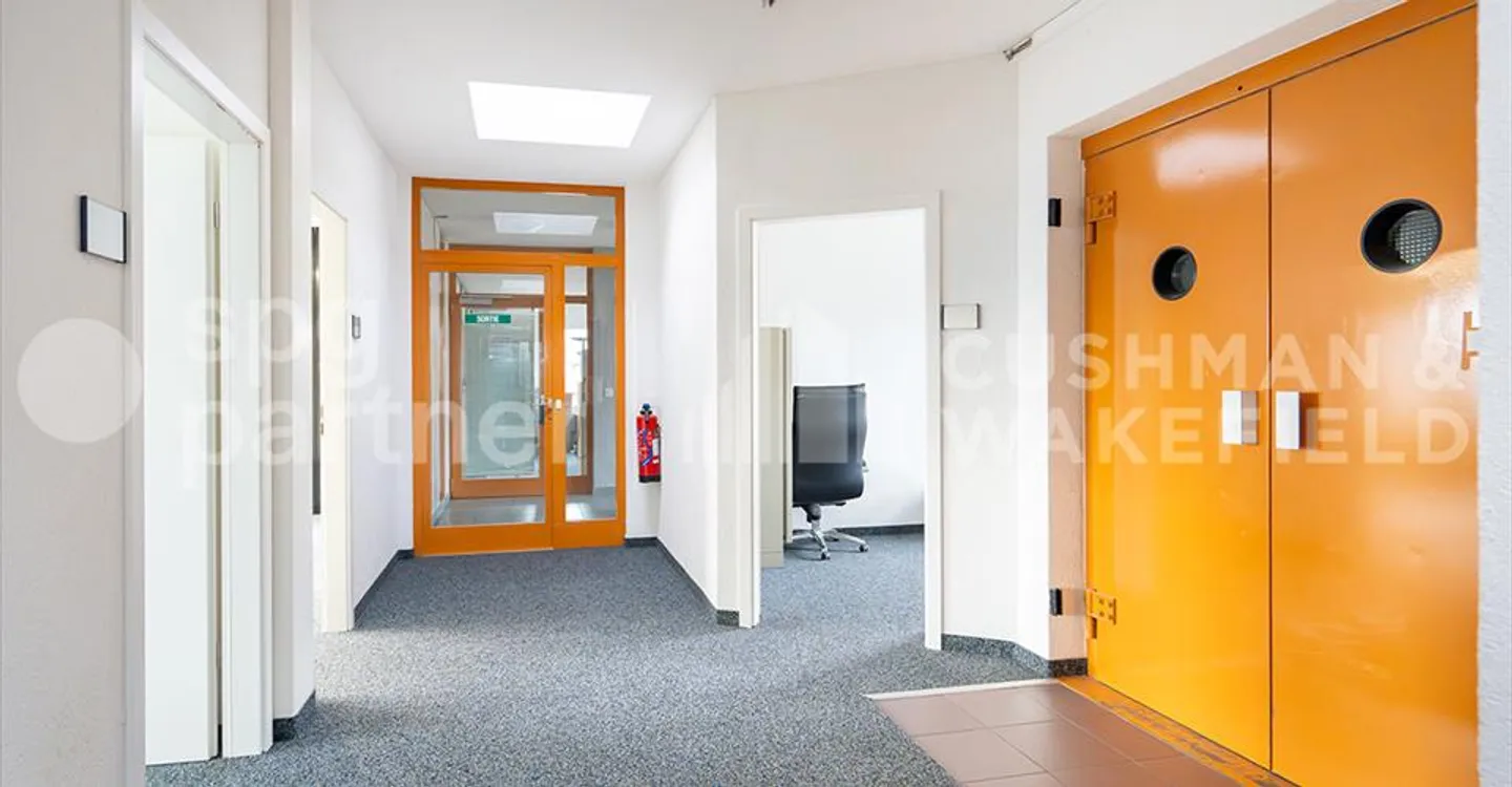 Spazio ufficio in affitto - Foto 3 di 12