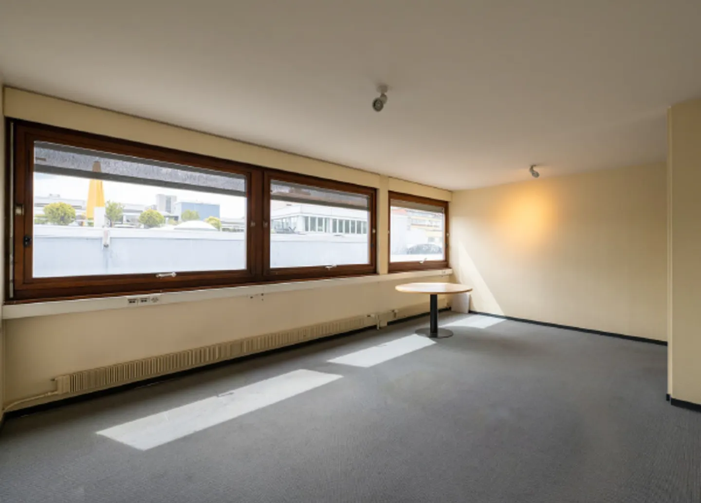 27m2 Office at Acacias - Photo 1 of 1