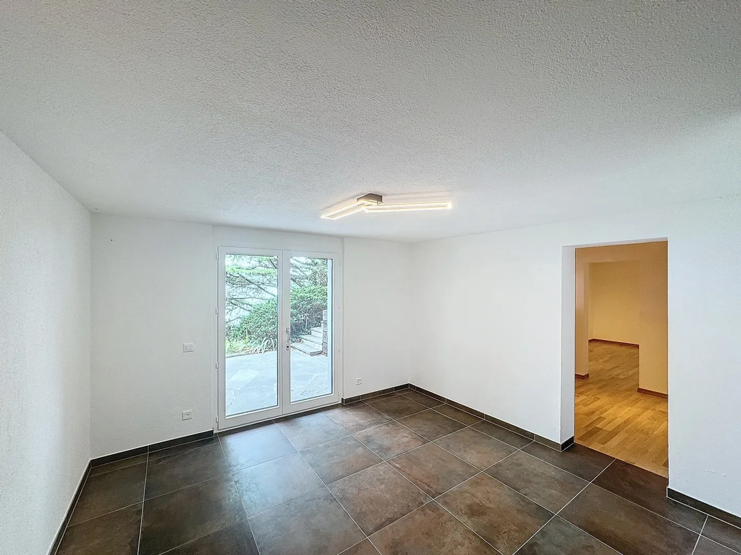 Charming 6-Room Chalet with Garden - Photo 11 of 13