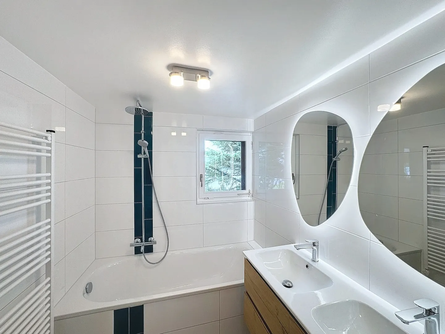 Charming 6-Room Chalet with Garden - Photo 12 of 13