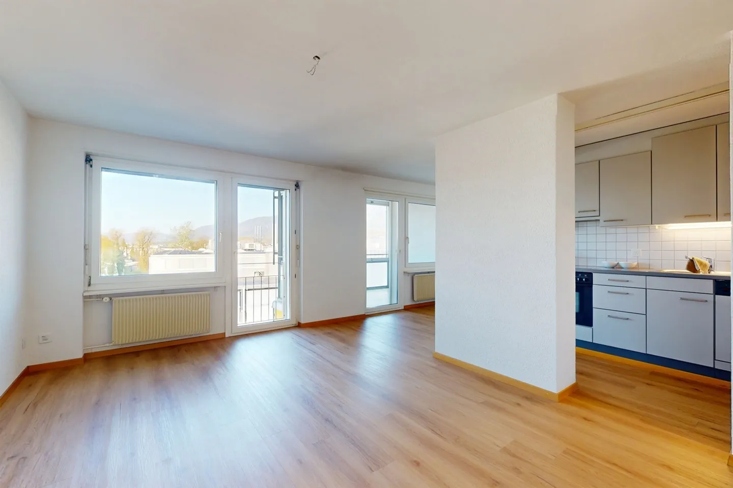 Appartement modernisé avec balcon ensoleillé vous attend! - Photo 1 sur 10