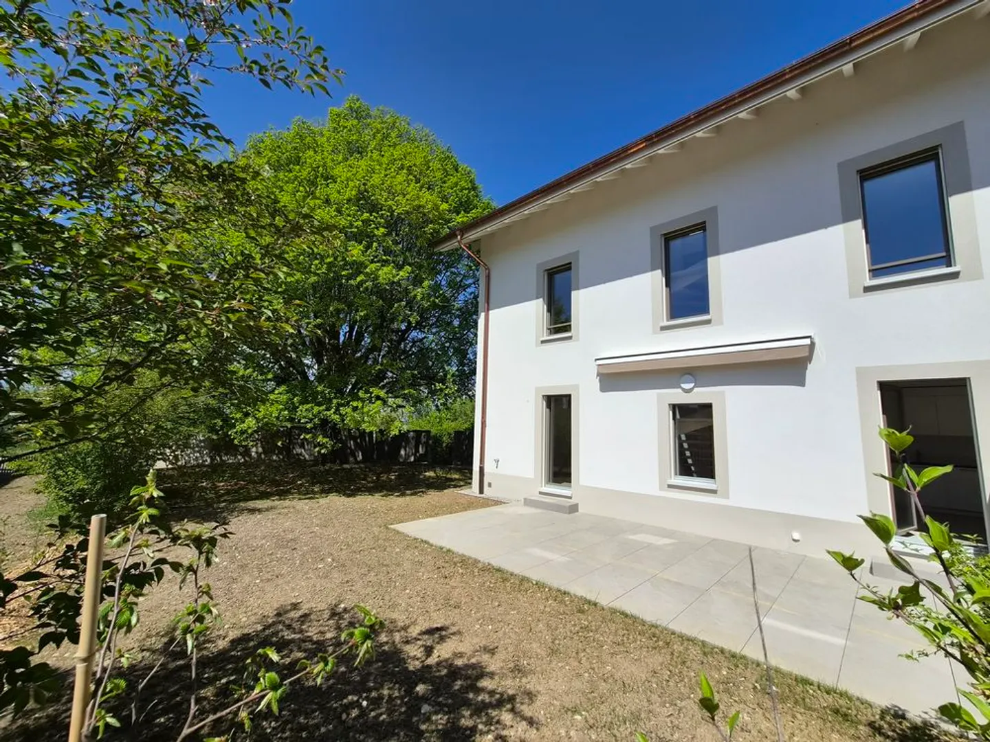 Bella casa di villaggio, completamente ristrutturata e luminosa, 4,5 stanze, con terrazza e giardino. - Foto 10 di 11