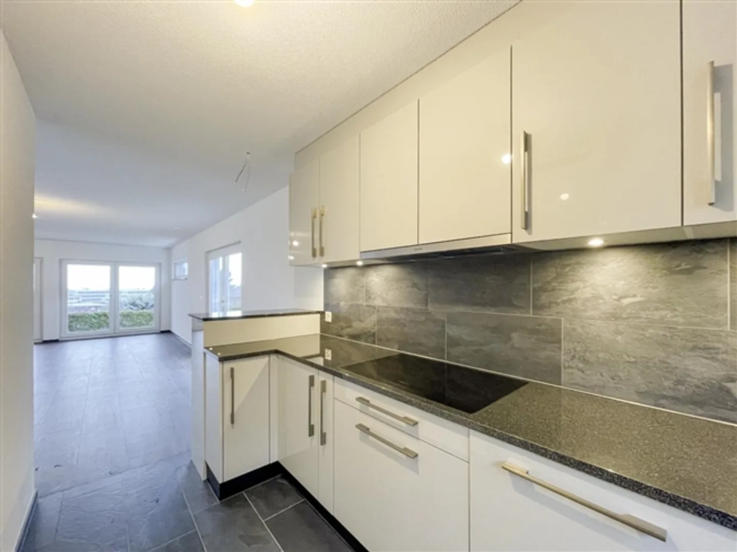 Lumière, jardin et vue sur le lac ? Villa familiale à Écublens - Photo 5 sur 13