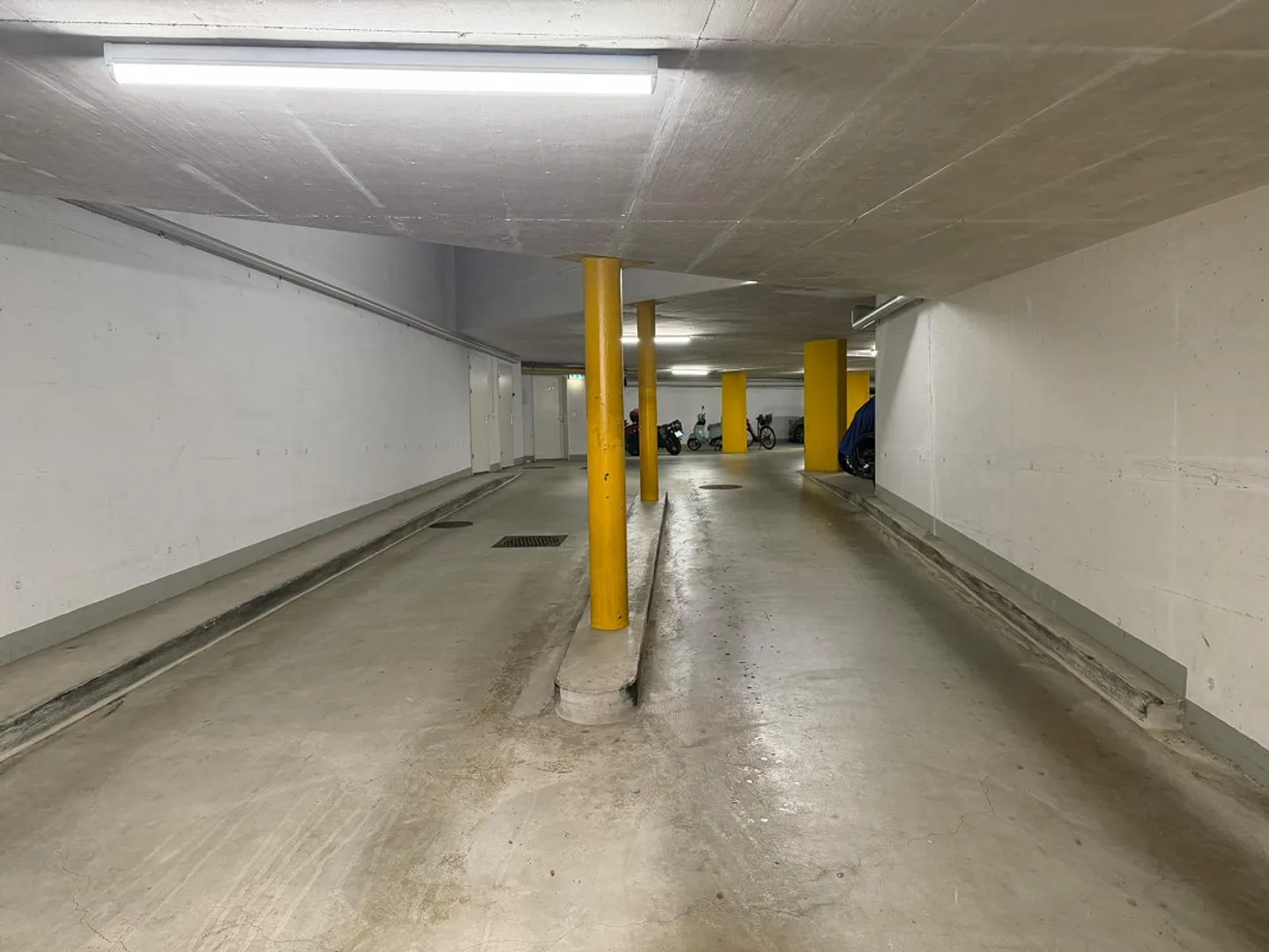Posti auto in affitto ad Adliswil - Foto 2 di 6