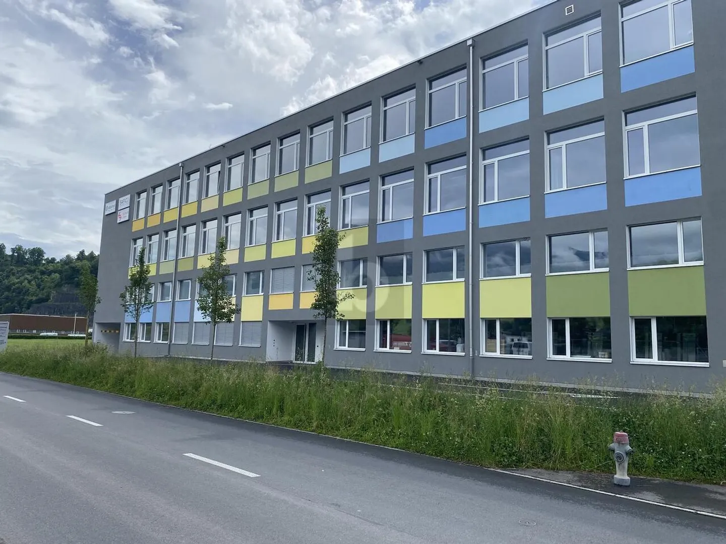 KLIMATISIERT MIT HOHEN DECKEN - Foto 3 von 6