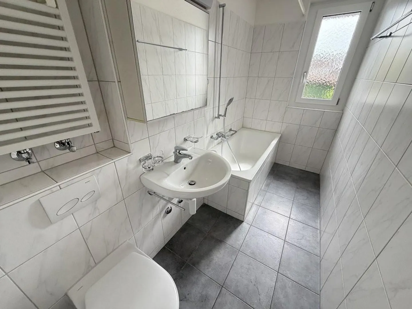 Attractive apartment near Lenzburg train station - Photo 6 of 9