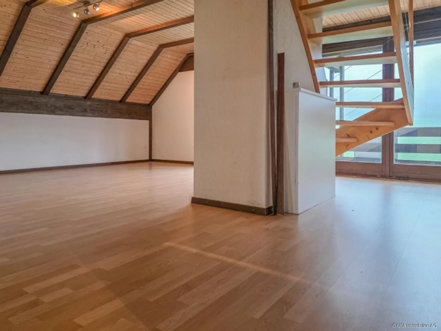 Ampia casa unifamiliare - Vista panoramica, vicino al bosco e paradiso del giardino - Foto 8 di 13