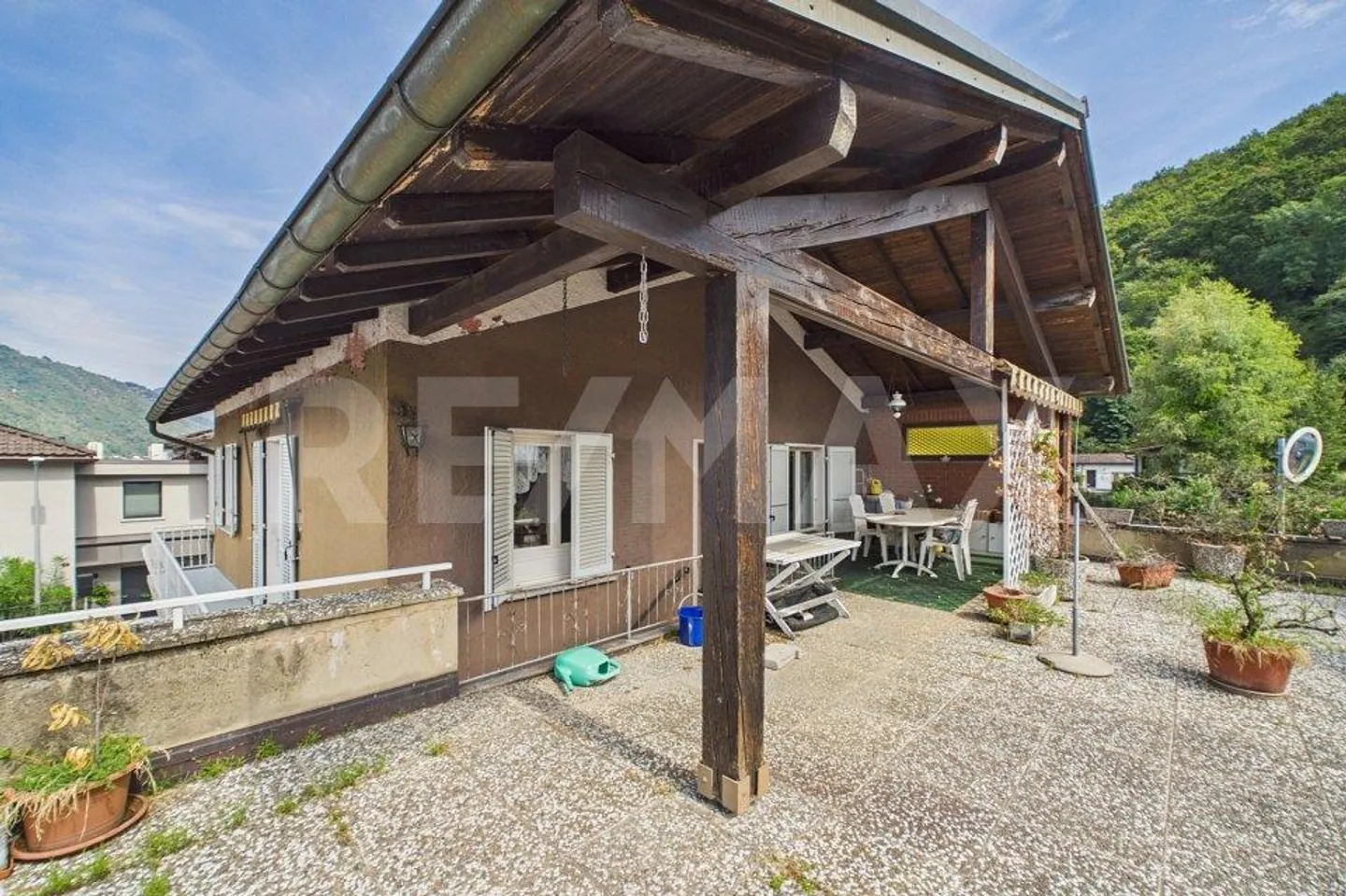 Une propriété aux multiples possibilités à Brusino Arsizio - Photo 3 sur 13