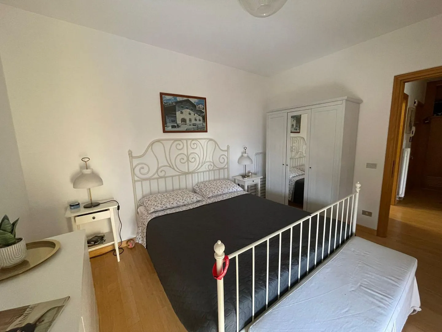 Bellissimo appartamento di 2,5 stanze con arredi ristrutturati e vista lago mozzafiato - Foto 7 di 11