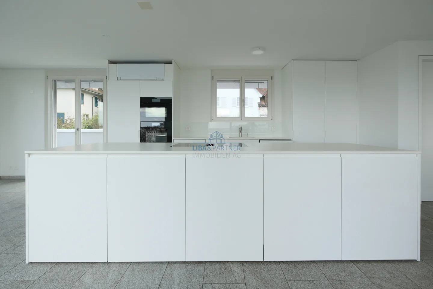Penthouse Maisonette with Unobstructed Views over Binningen & Basel - Photo 5 of 14