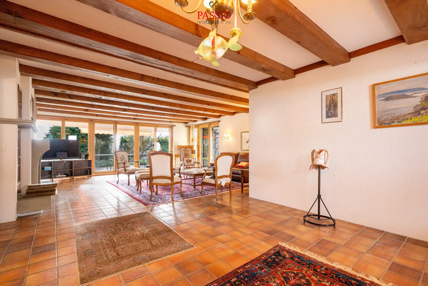 Ampia casa unifamiliare di 5,5 stanze con piscina e vista sulle montagne - Foto 7 di 39