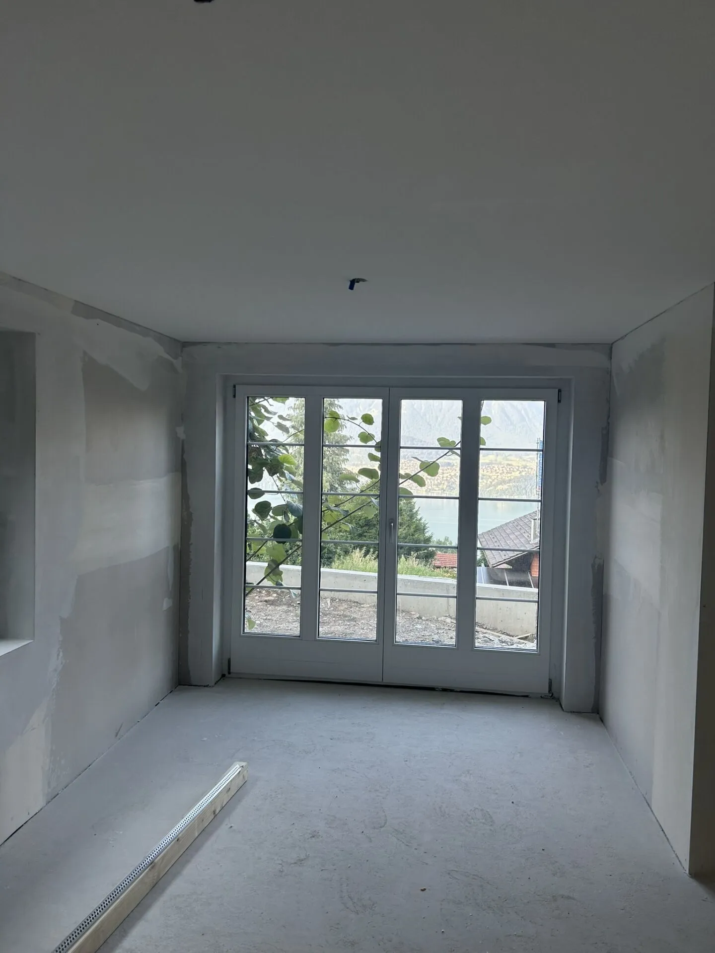 Première occupation après rénovation - Appartement de 4,5 pièces au sous-sol - Photo 4 sur 15