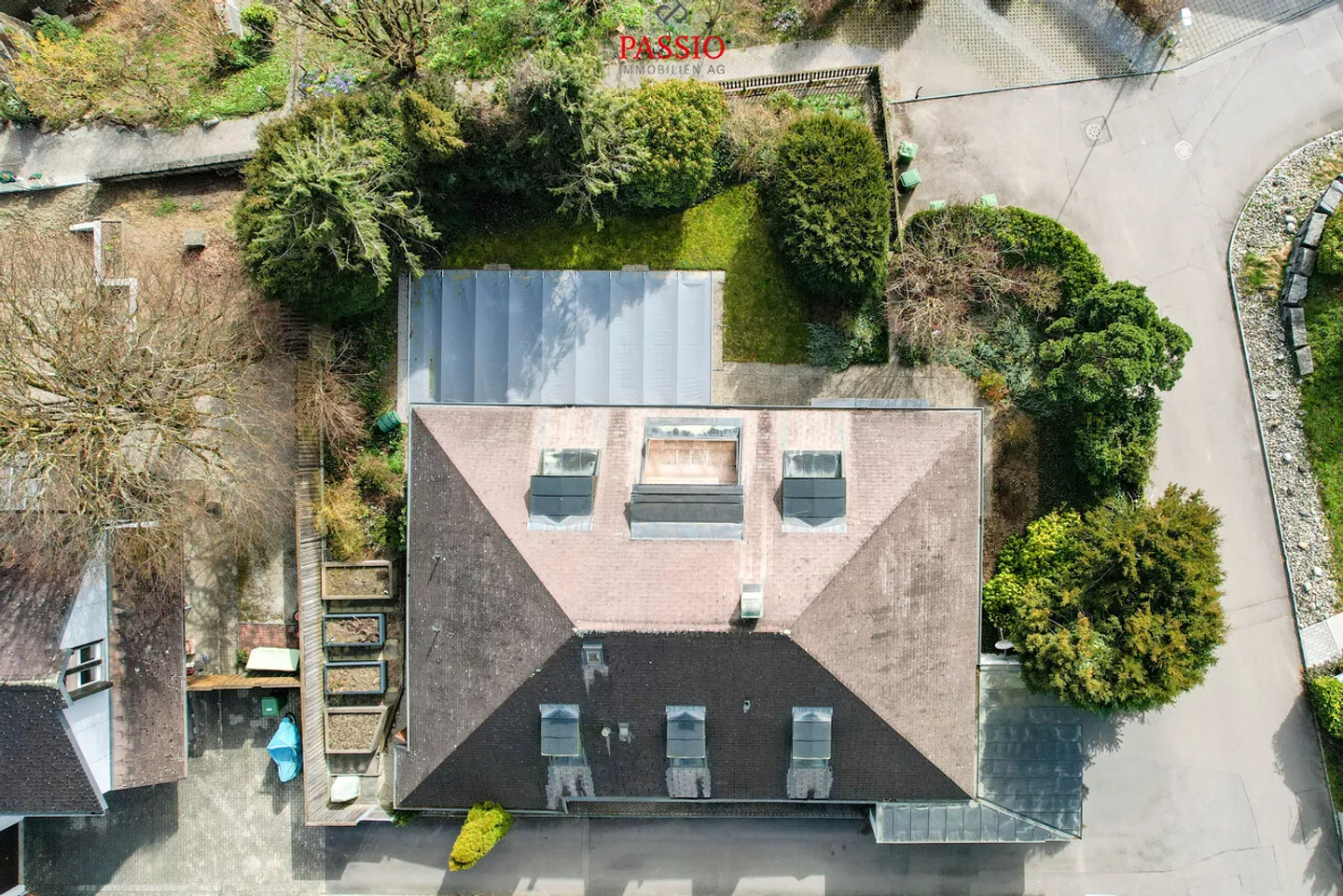 Ampia casa unifamiliare di 5,5 stanze con piscina e vista sulle montagne - Foto 5 di 39