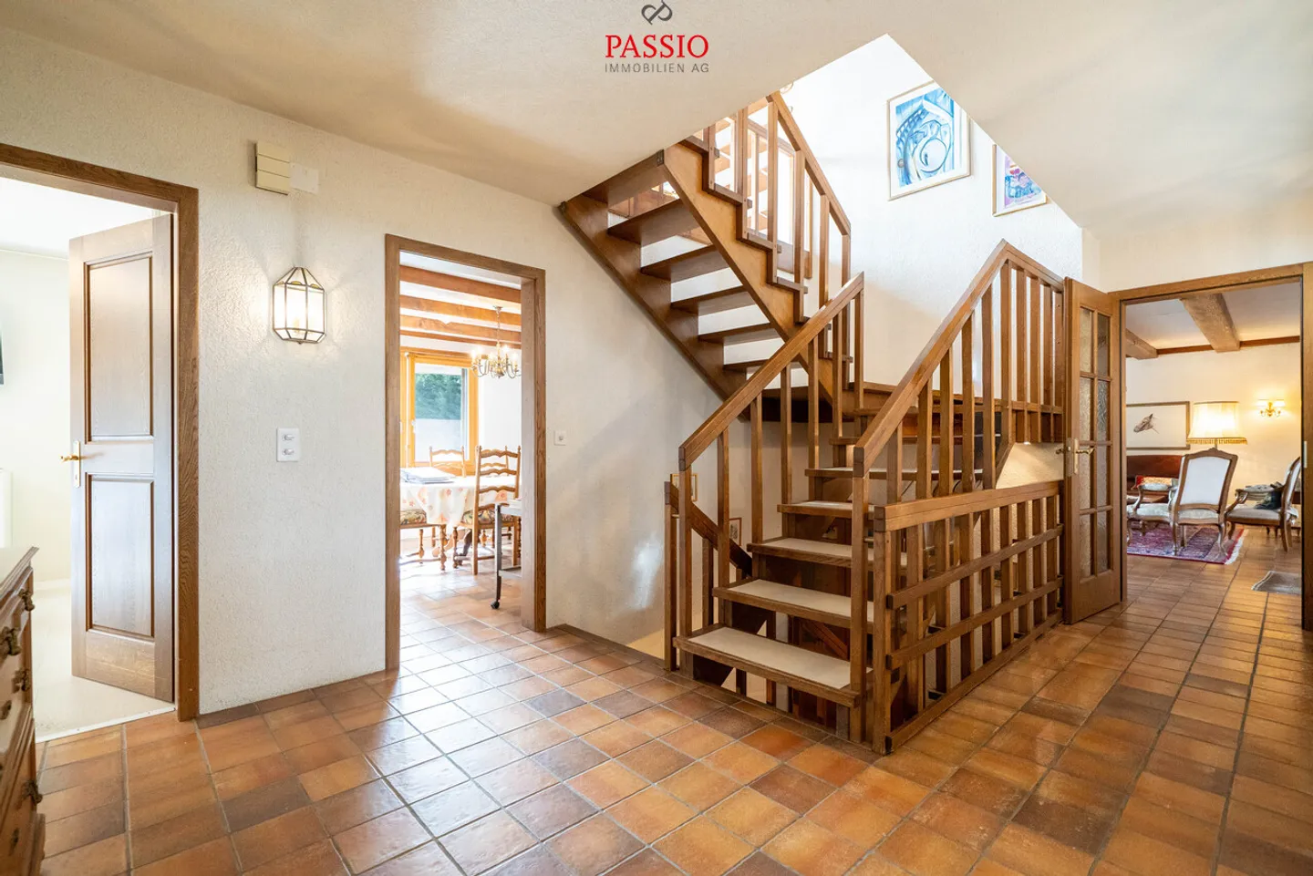 Ampia casa unifamiliare di 5,5 stanze con piscina e vista sulle montagne - Foto 6 di 39