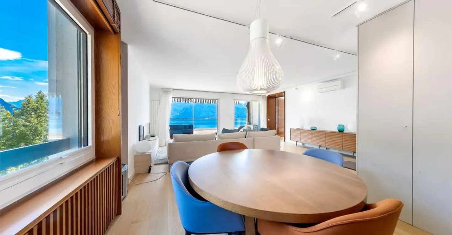 Luxury Lakefront Apartment - Photo 5 of 11