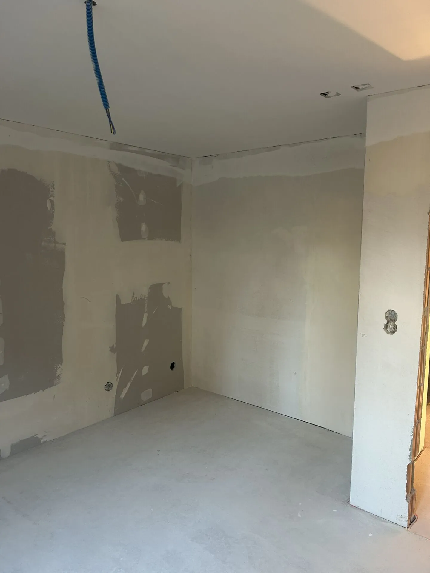 Première occupation après rénovation - Appartement de 4,5 pièces au sous-sol - Photo 9 sur 15