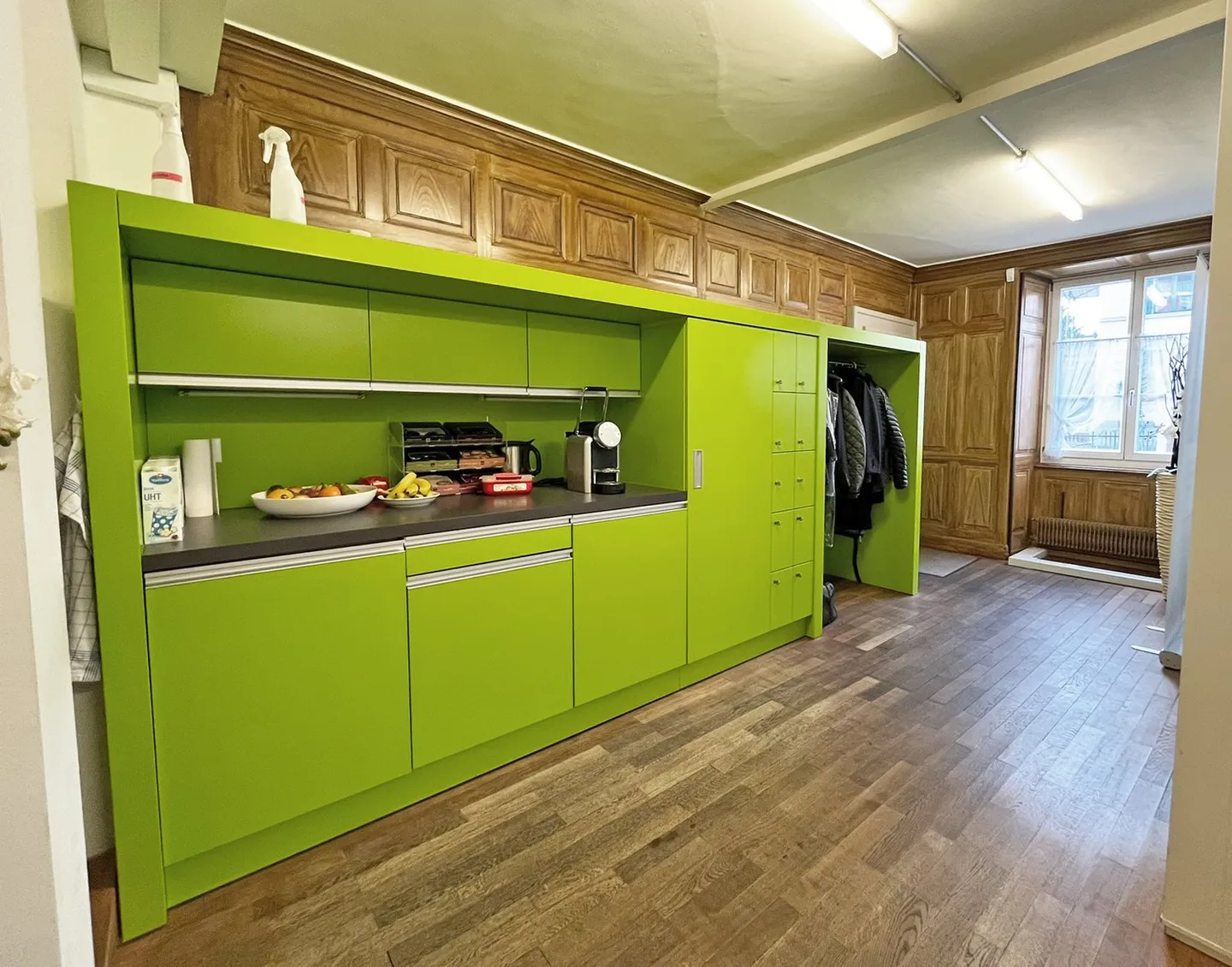 Office space on the ground floor, including vaulted cellar/divisible commercial units for rent - Photo 3 of 13