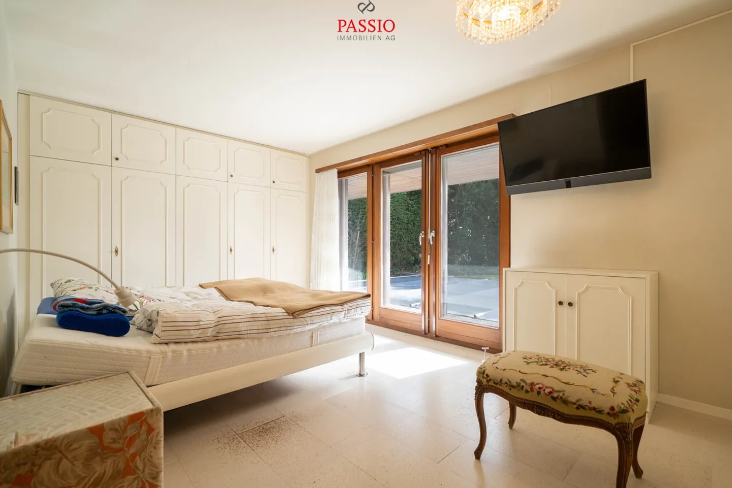 Ampia casa unifamiliare di 5,5 stanze con piscina e vista sulle montagne - Foto 15 di 39