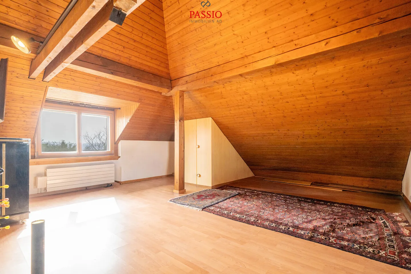 Ampia casa unifamiliare di 5,5 stanze con piscina e vista sulle montagne - Foto 23 di 39