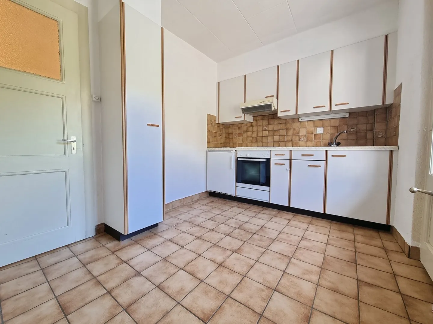 Charmante 2.5-Zimmer-Wohnung mit Balkon, nur einen Steinwurf vom Zentrum entfernt - Foto 3 von 6