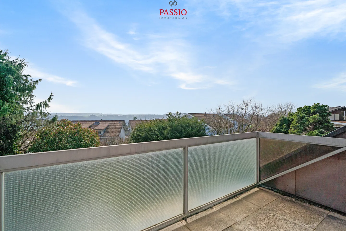 Ampia casa unifamiliare di 5,5 stanze con piscina e vista sulle montagne - Foto 33 di 39