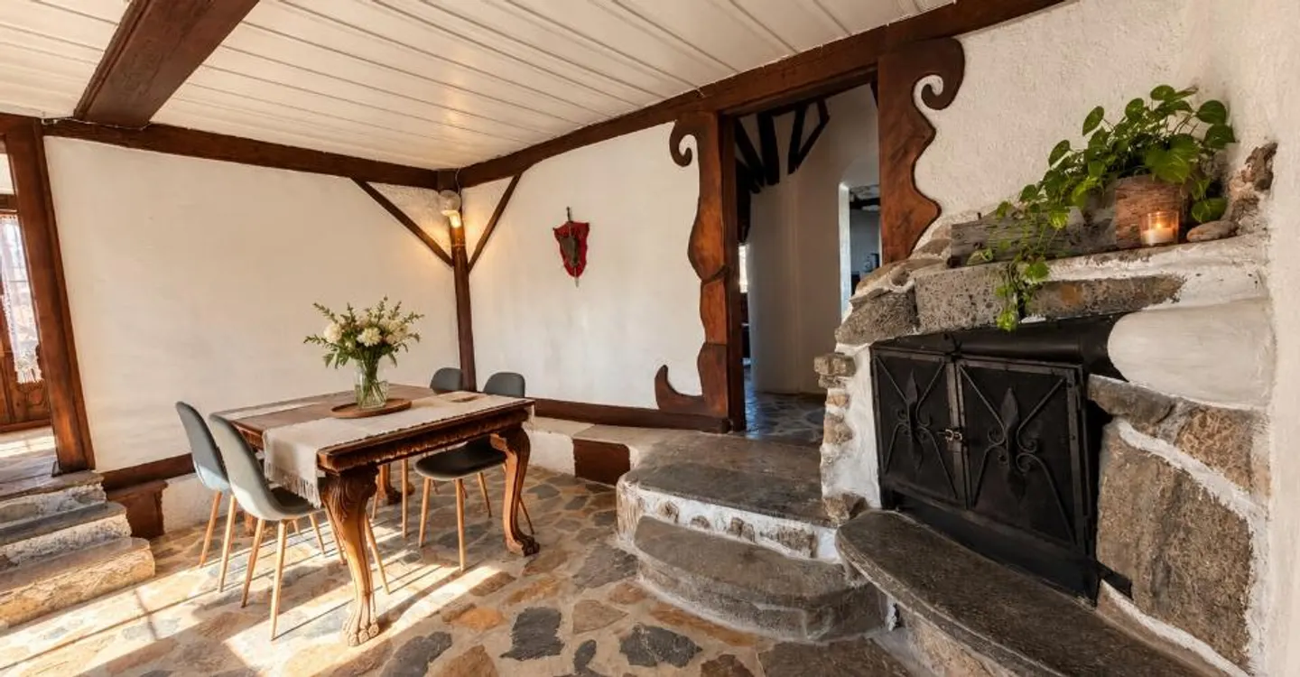 Atypical Character House in Savièse: Volumes, Authenticity, and Potential - Photo 10 of 13