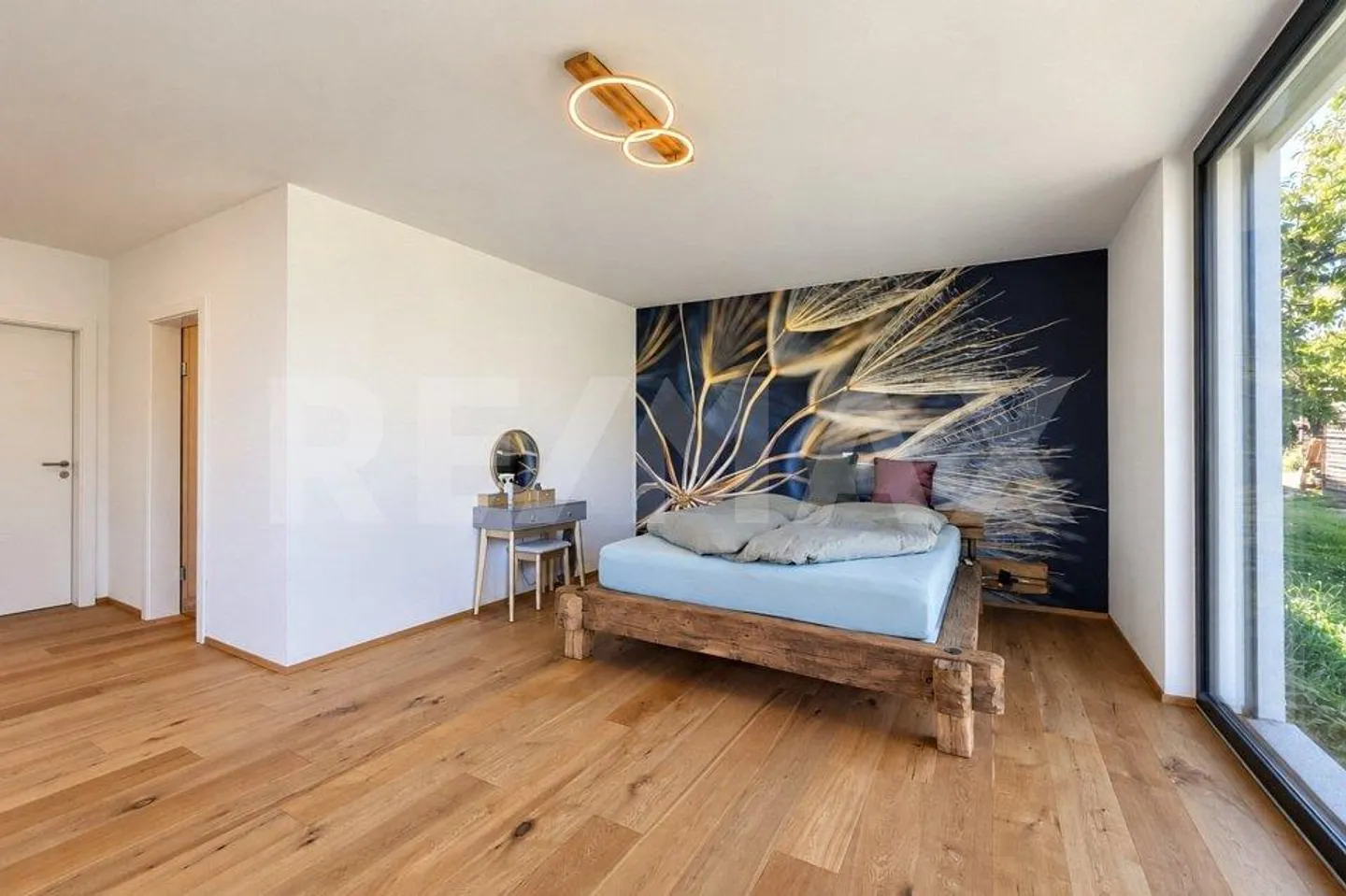 Modern villa with exclusive amenities and panoramic views over the Rhône... - Photo 8 of 13