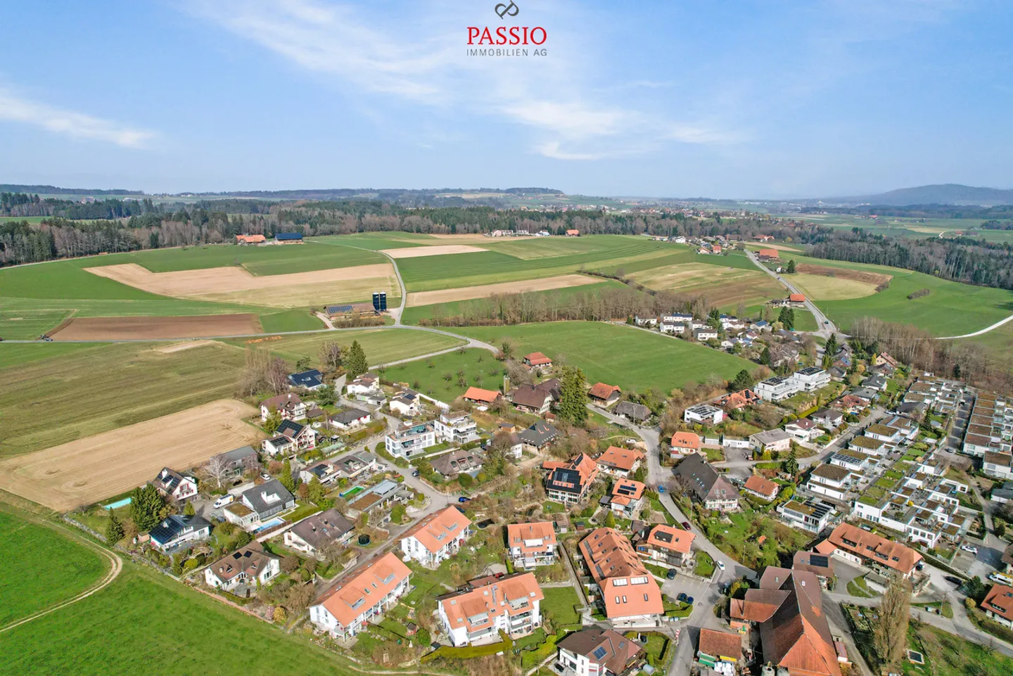Ampia casa unifamiliare di 5,5 stanze con piscina e vista sulle montagne - Foto 38 di 39