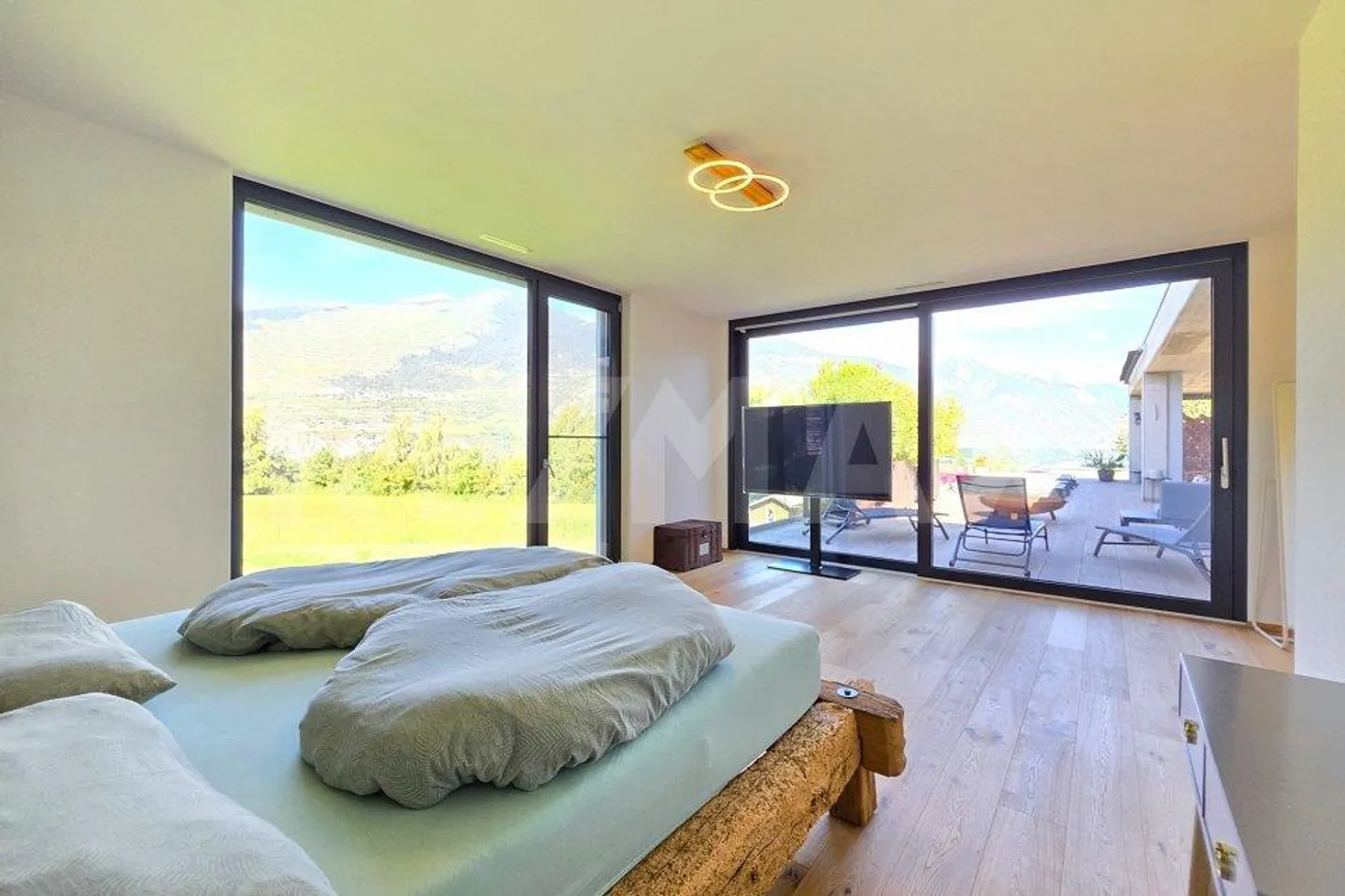 Modern villa with exclusive amenities and panoramic views over the Rhône... - Photo 9 of 13
