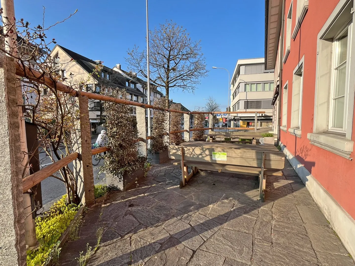 Office space on the ground floor, including vaulted cellar/divisible commercial units for rent - Photo 11 of 13