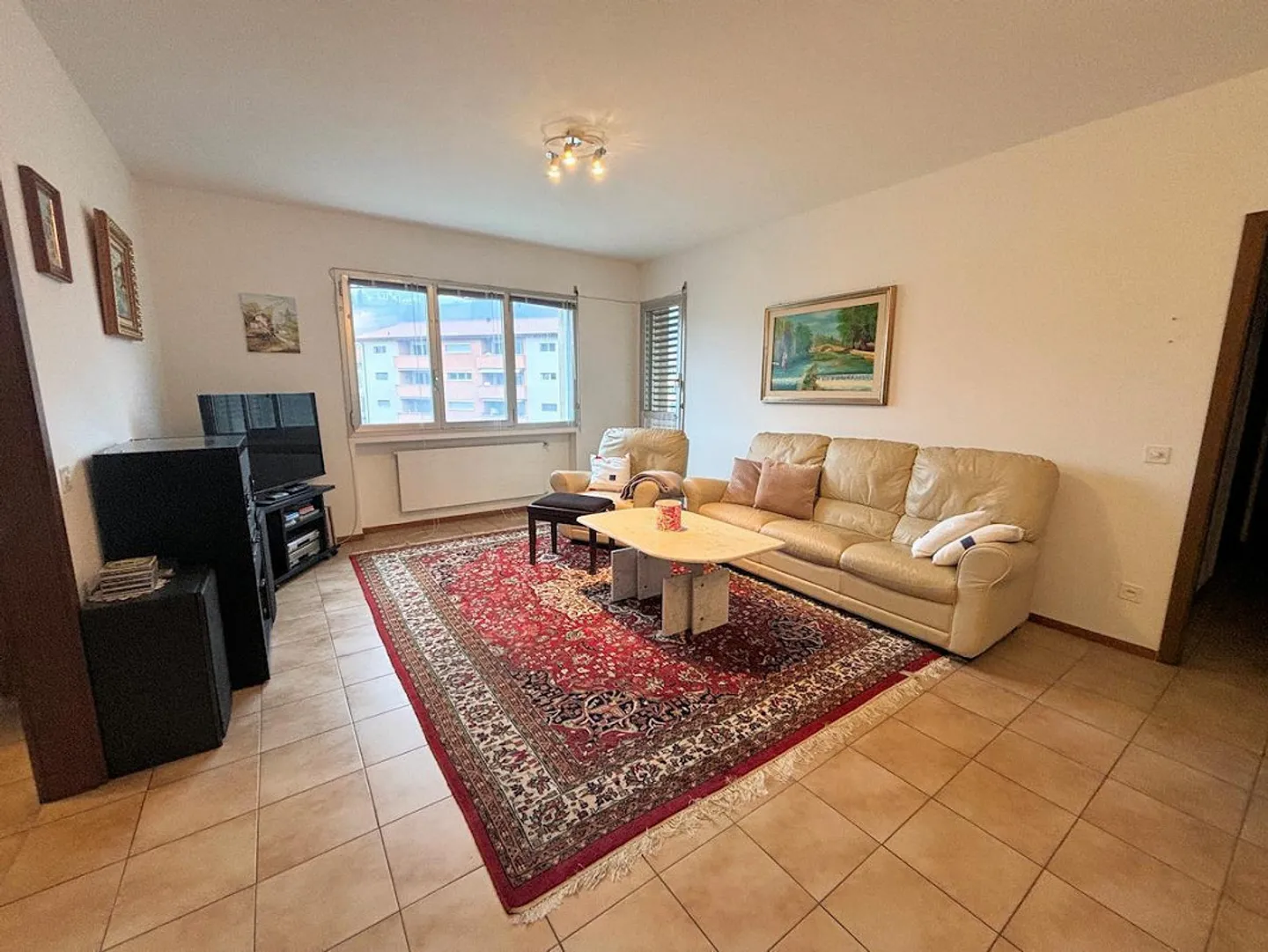 Ampio 3.5 locali con giardino condominiale ed in posizione str - Foto 3 di 14